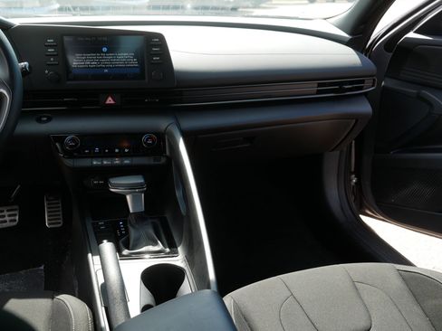 Certified 2025 Hyundai Elantra Sport FWD image 22