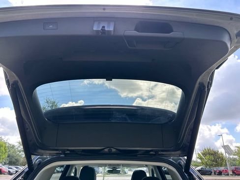 Certified 2025 Volkswagen Tiguan SE w/ Panoramic Sunroof Package AWD/4WD image 53