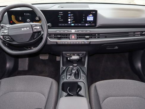 Used 2025 Kia K4 FWD image 10