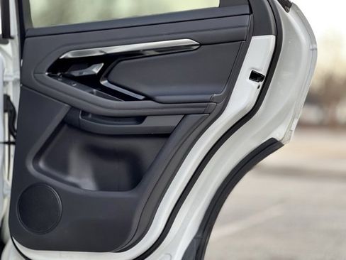 Used 2020 Land Rover Range Rover Evoque SE image 19