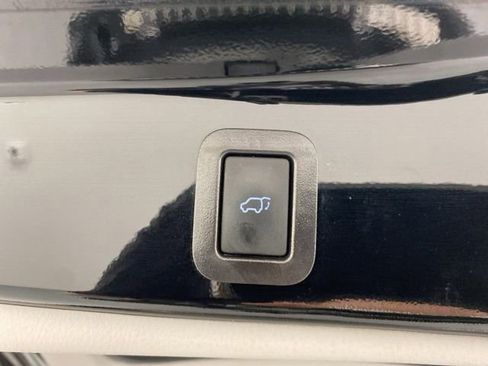 Used 2019 Toyota Highlander Limited Platinum AWD/4WD image 38