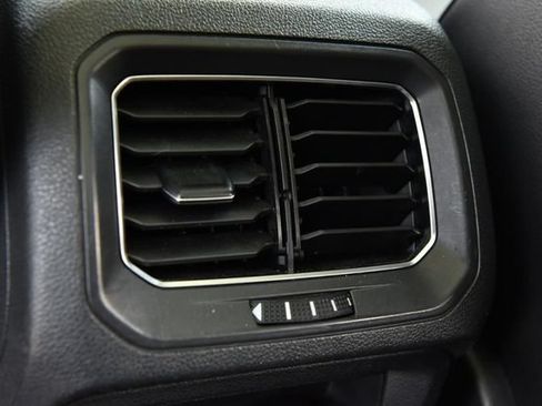 Used 2018 Volkswagen Tiguan SE w/ Panoramic Sunroof Package AWD/4WD image 23