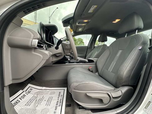Used 2021 Hyundai Elantra SEL FWD image 11