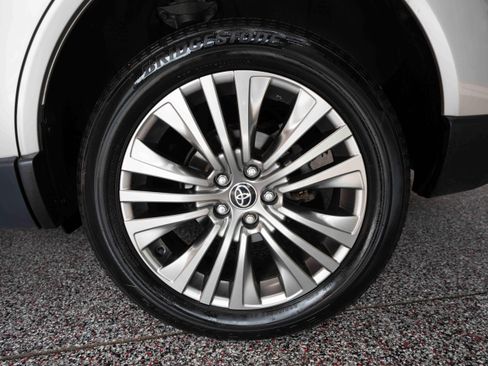 Used 2023 Toyota Venza Limited AWD/4WD image 30