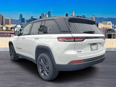 New 2025 Jeep Grand Cherokee Limited image 5