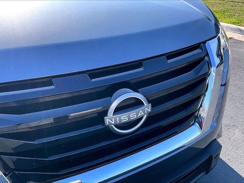 Used 2025 Nissan Pathfinder SV image 29