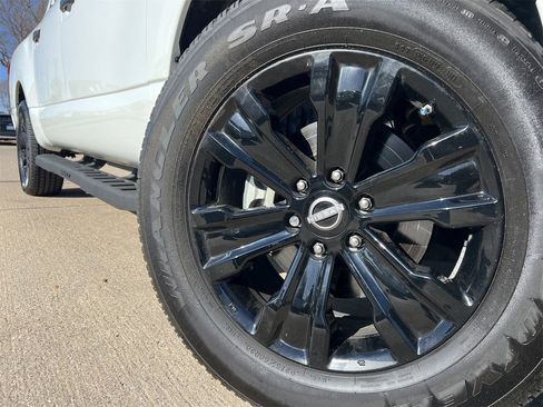 Certified 2024 Nissan Titan SV w/ SV Convenience Package image 9