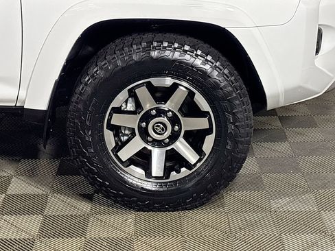 Used 2024 Toyota 4Runner TRD Off-Road Premium w/ Moonroof Package AWD/4WD image 24