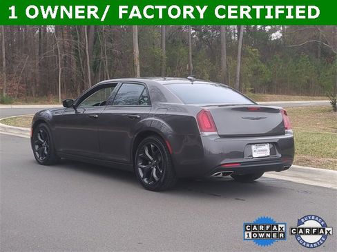 Used 2021 Chrysler 300 Touring w/ Sport Appearance Package image 13