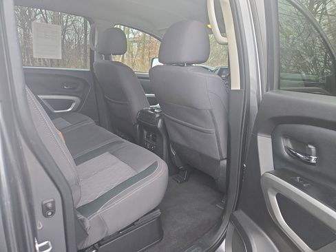 Used 2024 Nissan Titan SV w/ SV Convenience Package image 27