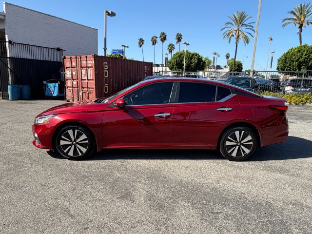 Used 2022 Nissan Altima 2.5 SV w/ SV Premium Package FWD image 4
