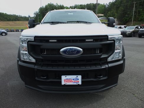Used 2022 Ford F550 4x4 Crew Cab Super Duty w/ Power Equipment Group image 8