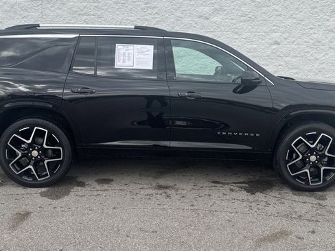 Used 2025 Chevrolet Traverse High Country w/ LPO, Floor Liner Package image 8