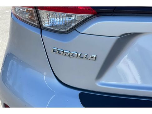 Used 2022 Toyota Corolla LE FWD image 17