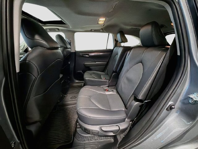 Used 2026 Toyota Highlander Limited AWD/4WD image 20