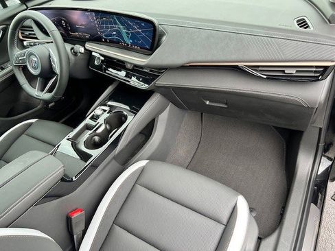 Used 2025 Buick Envision Sport Touring image 17