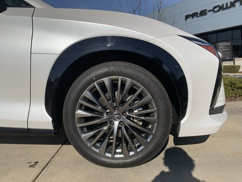 Used 2023 Lexus RZ 450e Premium image 13