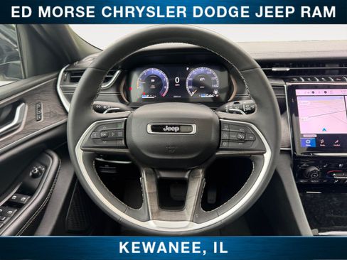 Used 2024 Jeep Grand Cherokee L Limited w/ Luxury Tech Group II AWD/4WD image 12