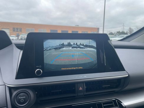 Used 2025 Toyota Prius LE image 17