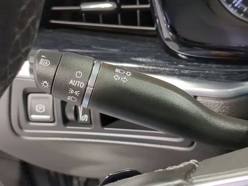 Used 2025 Cadillac XT5 Premium Luxury AWD/4WD image 26