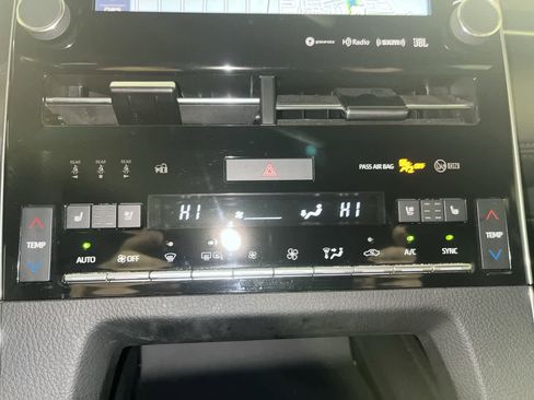 Used 2022 Toyota Avalon Limited w/ Advanced Safety Package image 21