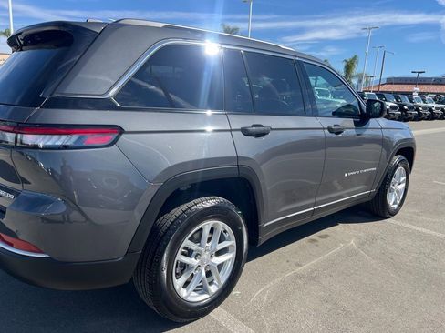 Used 2025 Jeep Grand Cherokee Laredo X w/ Luxury Tech Group I image 12