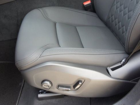 New 2026 Volvo XC60 B5 Plus w/ Protection Package Premier image 23