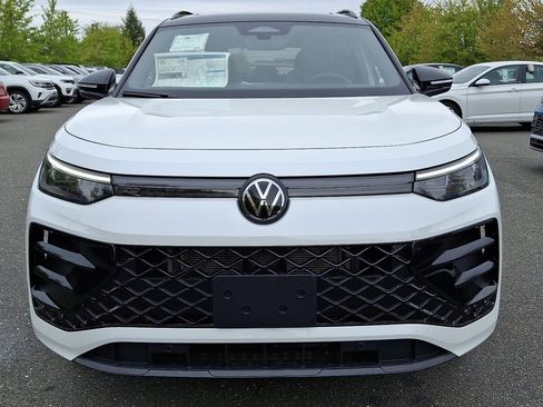 New 2026 Volkswagen Tiguan SE R-Line AWD/4WD image 2