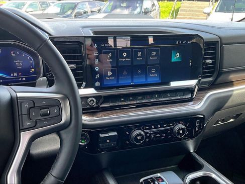 Used 2025 Chevrolet Silverado 1500 LT Trail Boss w/ Convenience Package II image 6