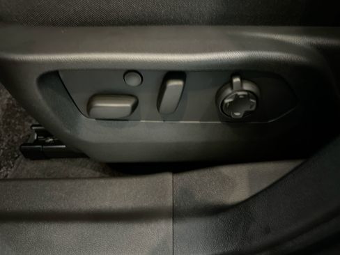 New 2025 Buick Envision Avenir image 12