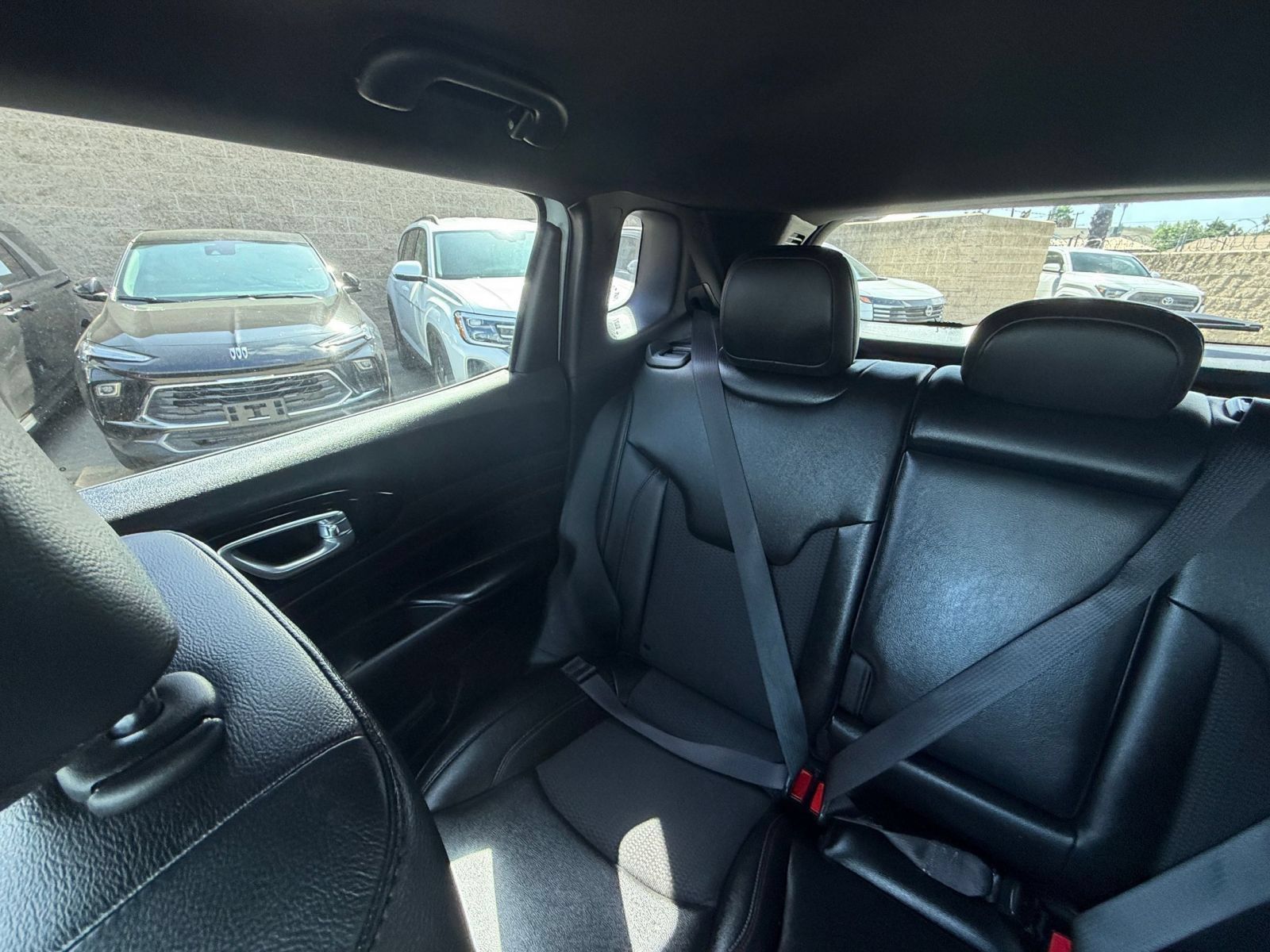 Used 2025 Jeep Compass Trailhawk AWD/4WD image 37