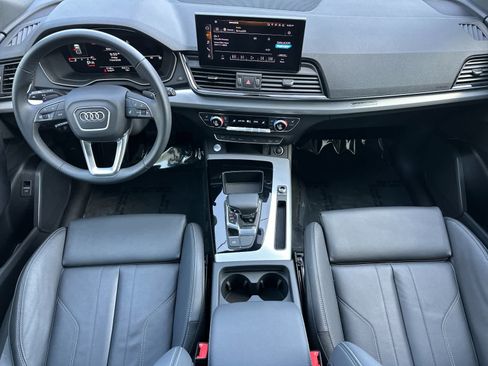 Used 2025 Audi Q5 2.0T Premium w/ Convenience Plus Package AWD/4WD image 3