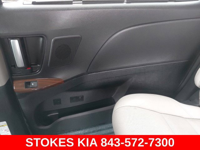 Used 2019 Toyota Sienna Limited Premium AWD/4WD image 28