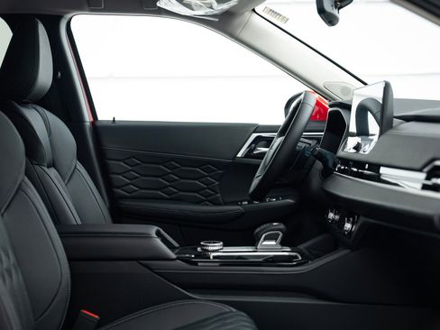 New 2026 Mitsubishi Outlander SEL image 13