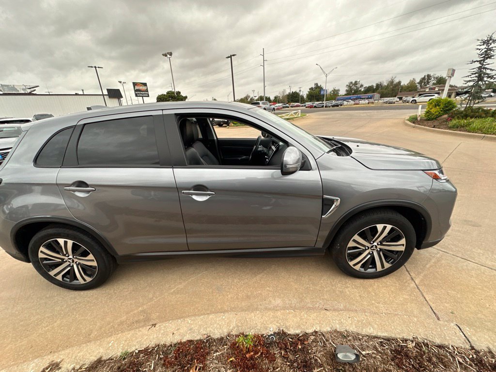 Used 2025 Mitsubishi Outlander Sport SE AWD/4WD image 4