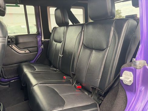 Used 2018 Jeep Wrangler Unlimited Sahara image 11