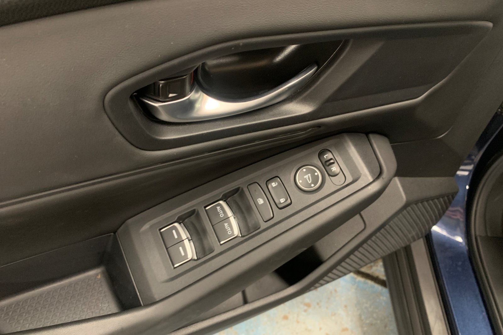 Certified 2025 Honda Accord SE image 12
