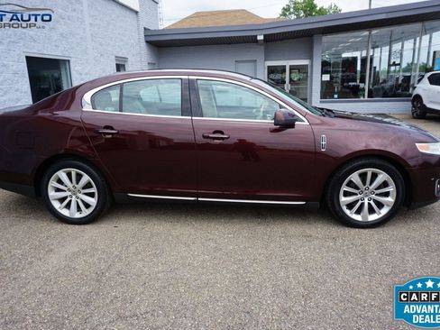 Used 2010 Lincoln MKS AWD image 6