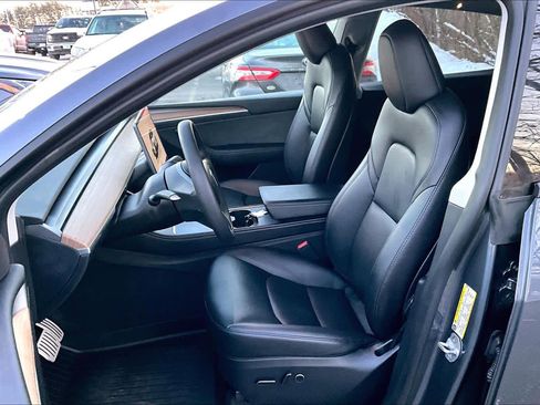 Used 2023 Tesla Model Y Performance image 8