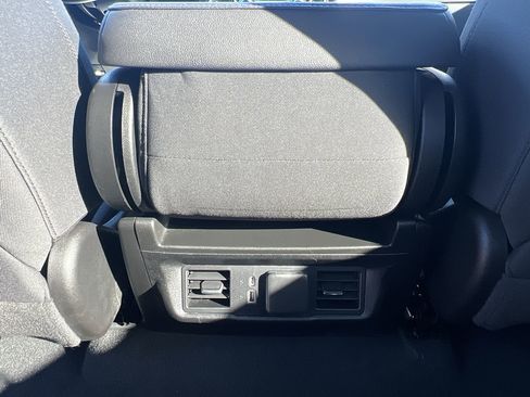 Used 2023 Chevrolet Silverado 1500 LT image 21