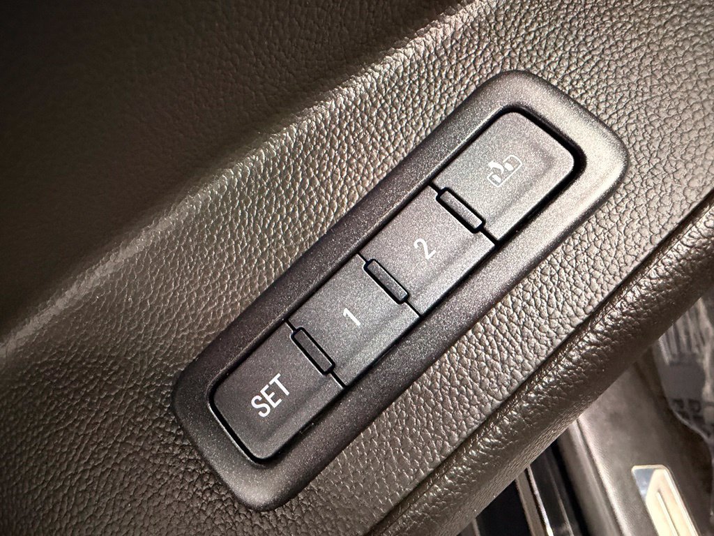 Used 2018 GMC Yukon Denali w/ Open Road Package AWD/4WD image 29