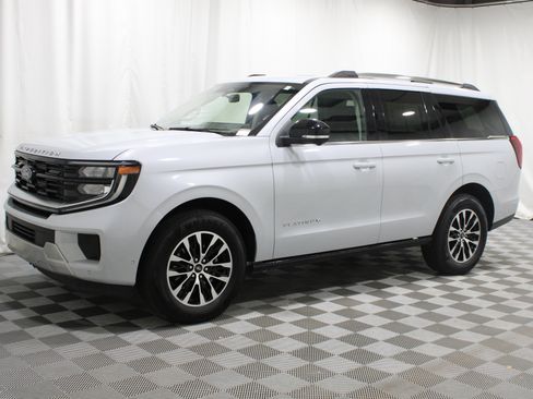 Used 2025 Ford Expedition Platinum AWD/4WD image 40