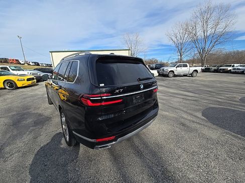 Used 2024 BMW X7 xDrive40i w/ Climate Comfort Package image 5