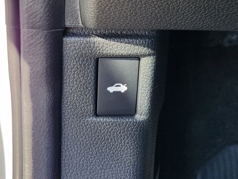 Certified 2025 Honda Accord SE image 25