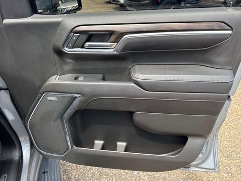 Used 2023 GMC Sierra 1500 SLT AWD/4WD image 17