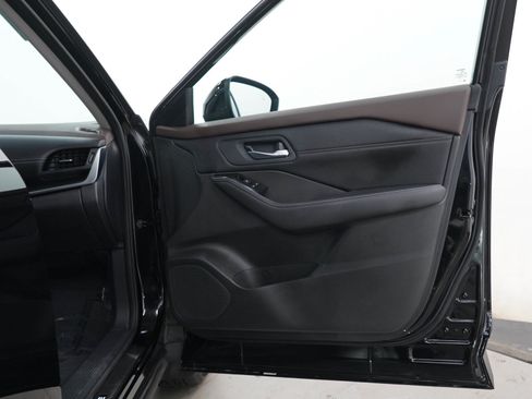 Used 2023 Nissan Rogue SV w/ SV Premium B Package AWD/4WD image 9