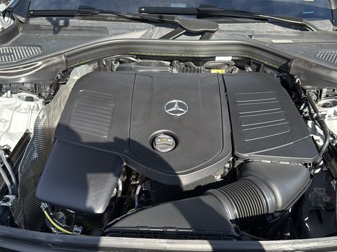 Used 2026 Mercedes-Benz GLC 300 4MATIC image 9