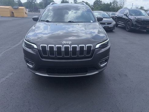 Used 2019 Jeep Cherokee Limited image 2