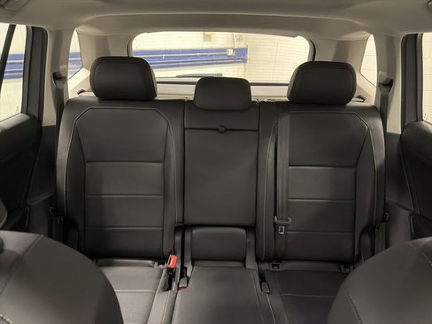 Used 2021 Volkswagen Tiguan SEL AWD/4WD image 13