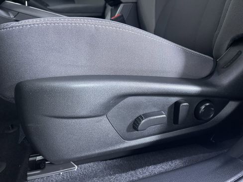 Certified 2025 Subaru Crosstrek 2.0i Premium image 13